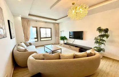 Apartment - 2 Bedrooms - 3 Bathrooms for rent in Busaiteen - Muharraq Governorate