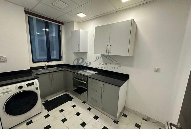 982438 - Property Image 3