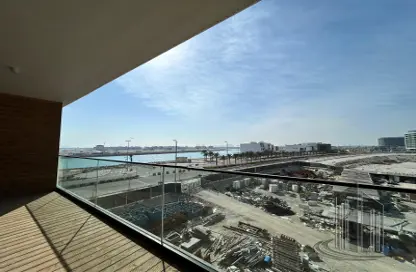 Balcony image for: Apartment - 3 Bedrooms - 5 Bathrooms for sale in Dilmunia Island - Muharraq Governorate, Image 1