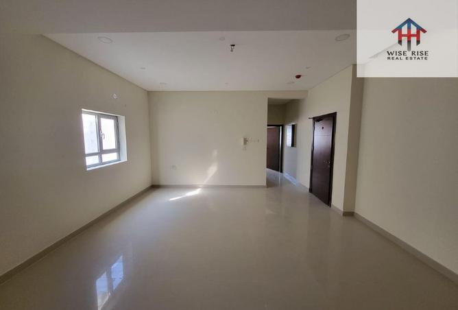 987401 - Property Image 2