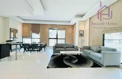 Apartment - 2 Bedrooms - 3 Bathrooms for rent in Al Juffair - Capital Governorate