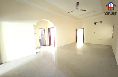 Apartment - 3 Bedrooms - 2 Bathrooms for rent in Sanabis - Manama - Capital Governorate