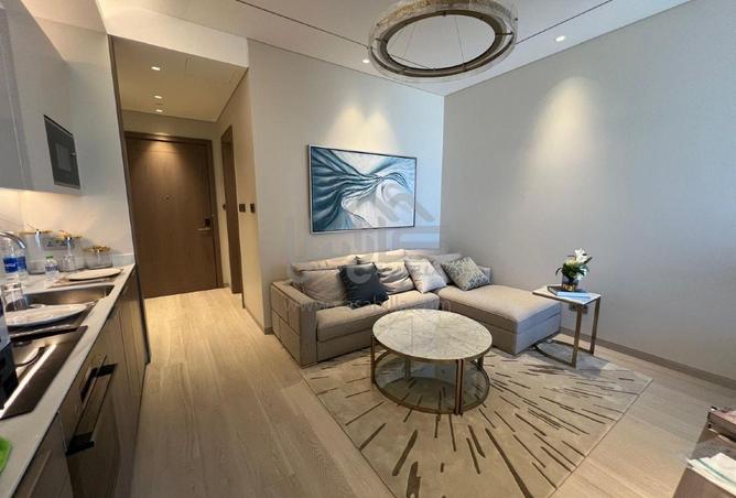 987608 - Property Image 2