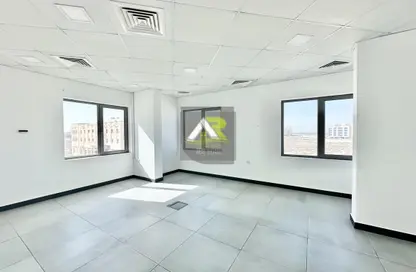 Office Space - Studio - 1 Bathroom for rent in Seef - Capital Governorate