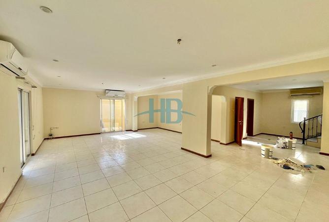 975967 - Property Image 2