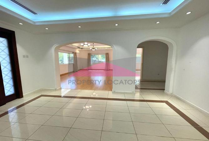 985225 - Property Image 2