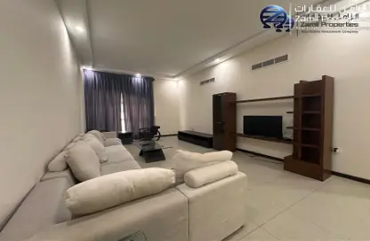 Apartment - 2 Bedrooms - 3 Bathrooms for rent in Busaiteen - Muharraq Governorate