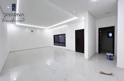 Villa - 5 Bedrooms - 7 Bathrooms for sale in Busaiteen - Muharraq Governorate