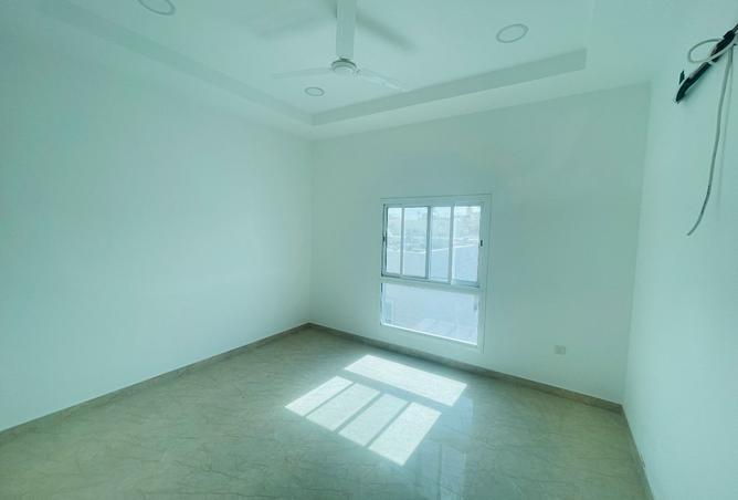 985766 - Property Image 3