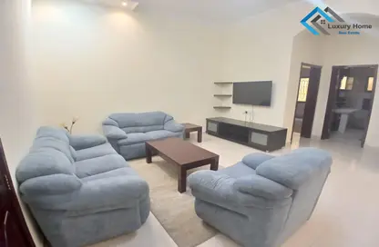 Apartment - 2 Bedrooms - 2 Bathrooms for rent in Busaiteen - Muharraq Governorate