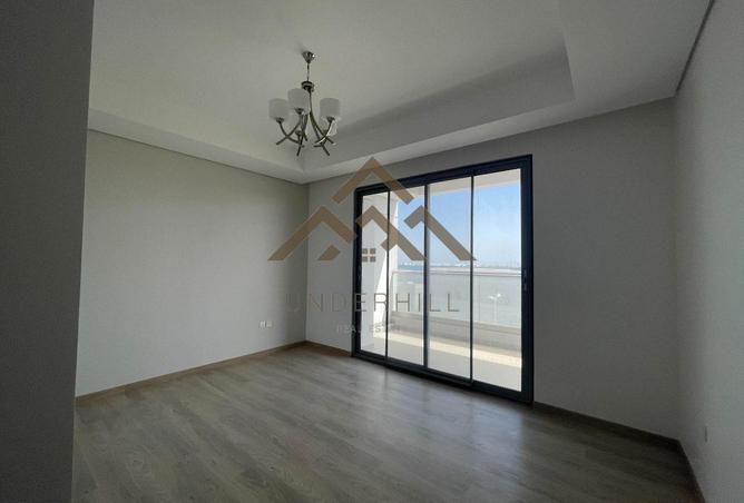 989396 - Property Image 2