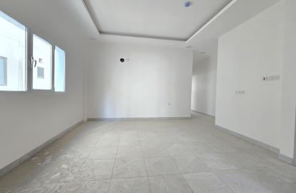 Apartment - 2 Bedrooms - 3 Bathrooms for rent in Alhajiyat - Riffa - Southern Governorate