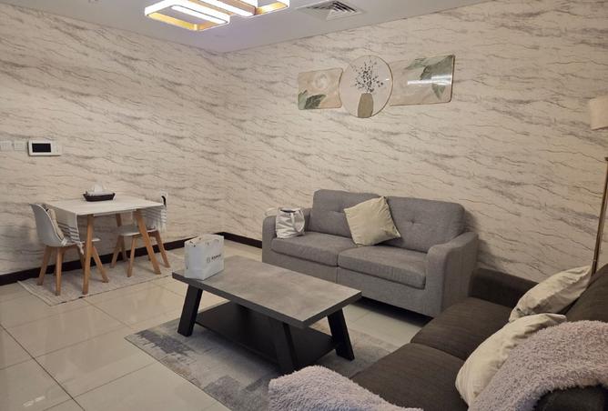 983607 - Property Image 2