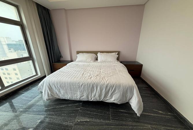 985426 - Property Image 3