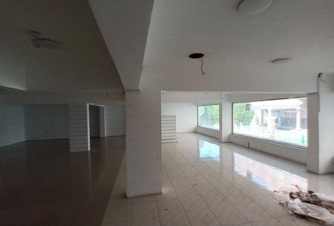 989258 - Property Image 3