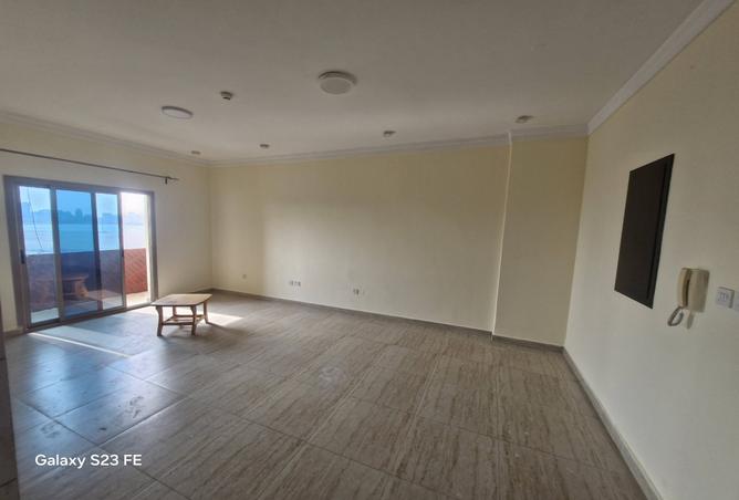 979851 - Property Image 2