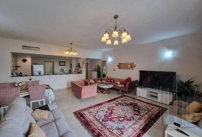 965207 - Property Image 3