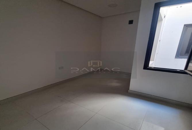 963570 - Property Image 2
