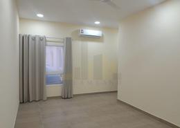 صورةغرفة فارغة لـ: شقة - 3 غرف نوم - 3 حمامات للكراء في الحد - المحرق, صورة 1