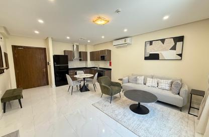 Apartment - 1 Bedroom - 1 Bathroom for rent in Sanabis - Manama - Capital Governorate