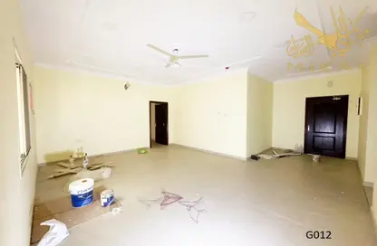 شقة - 2 غرف نوم - 2 حمامات للايجار في قلالي - المحرق