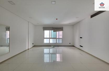 Apartment - 3 Bedrooms - 3 Bathrooms for rent in Hidd - Muharraq Governorate