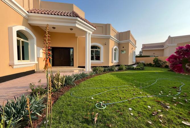 979256 - Property Image 2