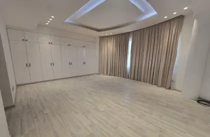 Villa - 5 Bedrooms - 6 Bathrooms for rent in Mahooz - Manama - Capital Governorate
