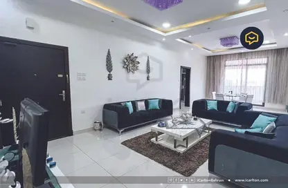 Living Room image for: Apartment - 3 Bedrooms - 3 Bathrooms for sale in Busaiteen - Muharraq Governorate, Image 1