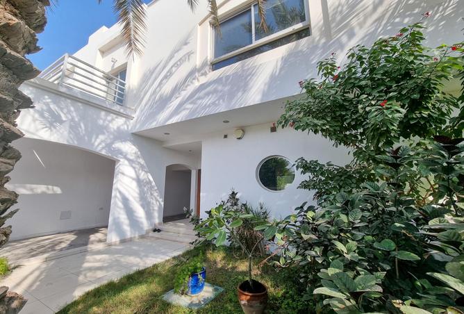 975791 - Property Image 2