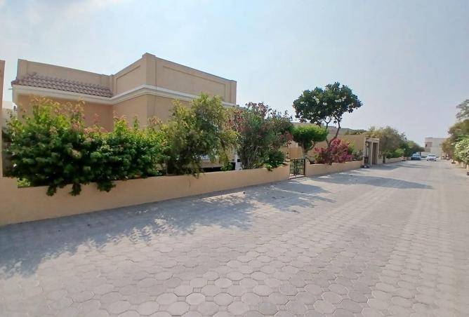 977468 - Property Image 2