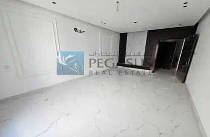 Apartment - 3 Bedrooms - 3 Bathrooms for sale in Isa Town - Central Governorate
