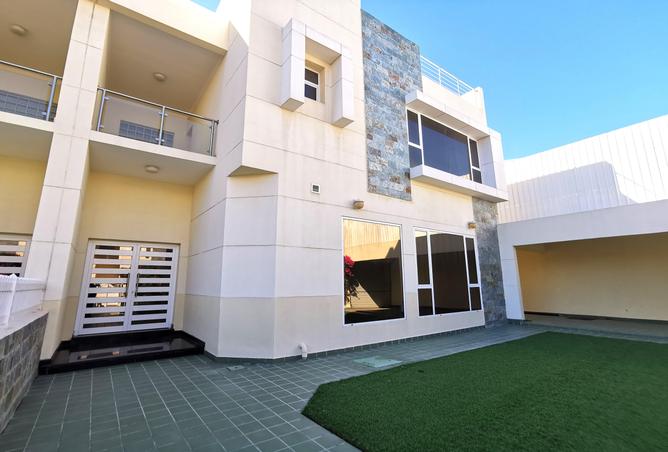 Villa - 3 Bedrooms - 4 Bathrooms for rent in Janabiya - Northern Governorate