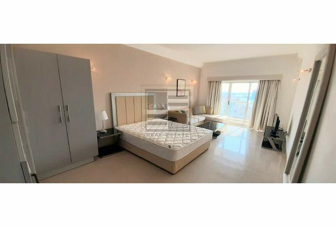 967402 - Property Image 2