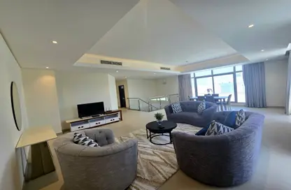 Apartment - 3 Bedrooms - 4 Bathrooms for rent in Busaiteen - Muharraq Governorate