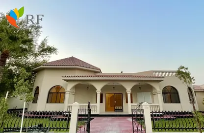 Compound - 4 Bedrooms - 5 Bathrooms for rent in Saar - Northern Governorate