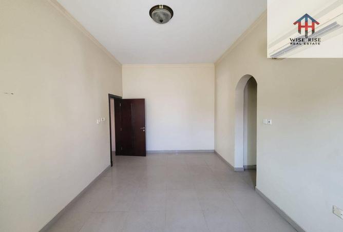 987405 - Property Image 3