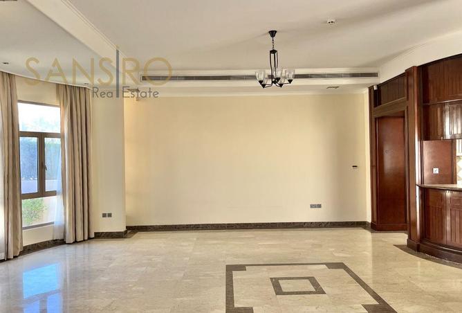 987553 - Property Image 3