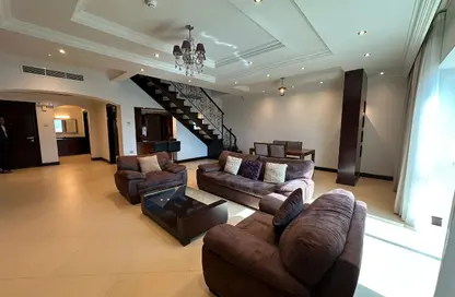 Apartment - 2 Bedrooms - 3 Bathrooms for rent in Manama Sea Front - Manama - Capital Governorate