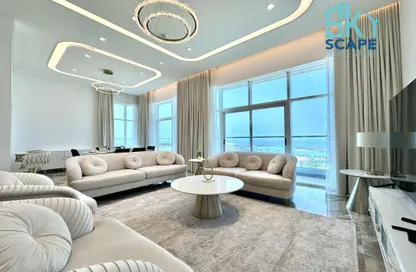 Duplex - 3 Bedrooms - 5 Bathrooms for rent in Seef - Capital Governorate