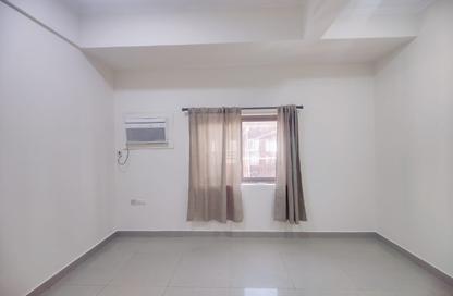 Apartment - 2 Bedrooms - 1 Bathroom for rent in Segaya - Manama - Capital Governorate