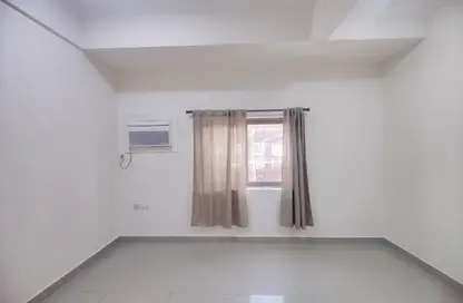Apartment - 2 Bedrooms - 1 Bathroom for rent in Segaya - Manama - Capital Governorate