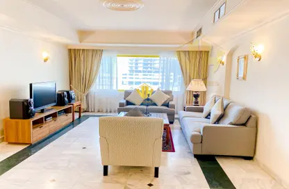 Apartment - 2 Bedrooms - 3 Bathrooms for rent in Al Juffair - Capital Governorate