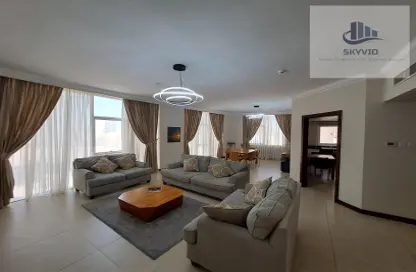 Living Room image for: Apartment - 3 Bedrooms - 3 Bathrooms for rent in Al Juffair - Capital Governorate, Image 1