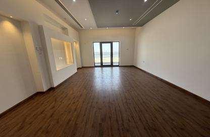 Apartment - 3 Bedrooms - 2 Bathrooms for rent in Tubli - Central Governorate