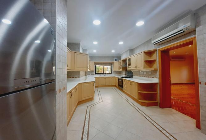953566 - Property Image 3