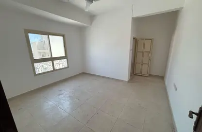 Apartment - 2 Bedrooms - 2 Bathrooms for rent in Busaiteen - Muharraq Governorate