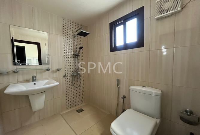985321 - Property Image 3