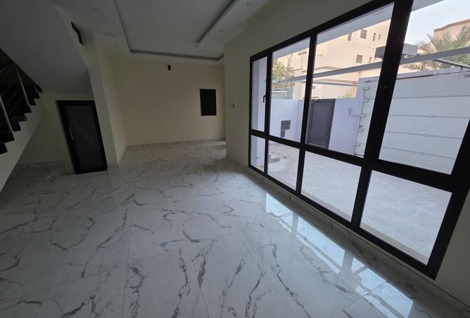 970457 - Property Image 3