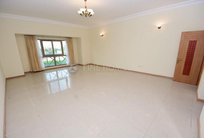 968004 - Property Image 2